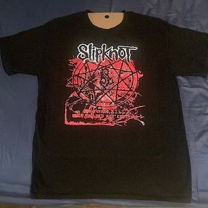 Large Black and Red Slipknot t-shirt.